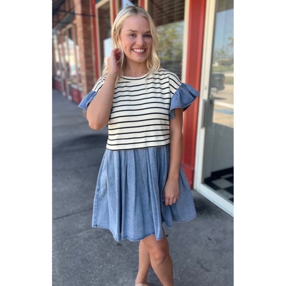 entro Dresses & Skirts - Entro Womens Striped Mixed Media Denim Mini Dress Ruffle Sleeve Blue Cream Small